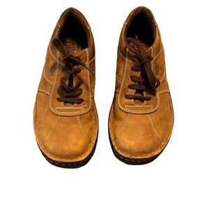 Dr. Martens lace up brown shoes, size 8